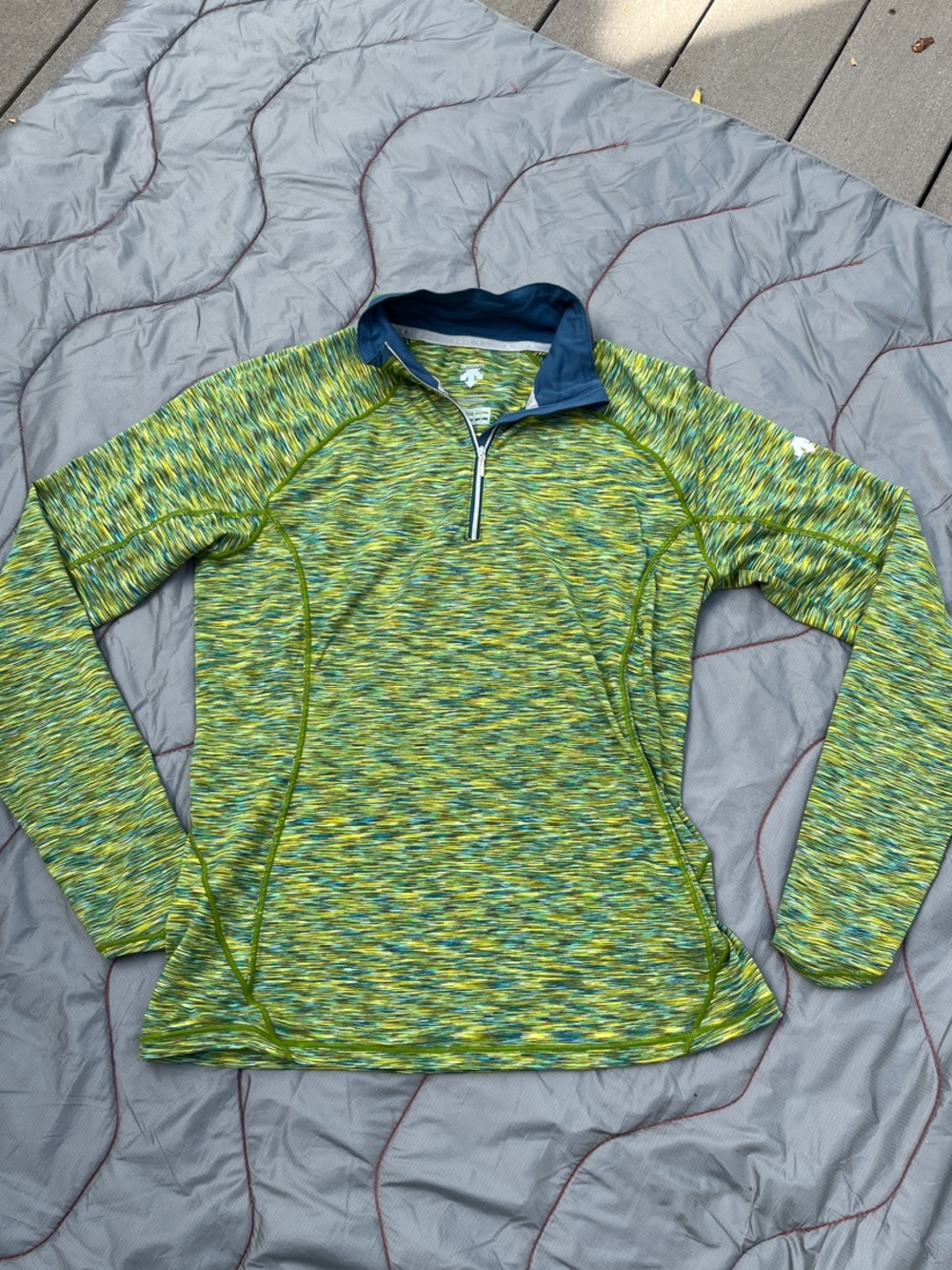 Descente Women’s Quarter-Zip Base layer Athletic Pullover - Green Multi size 10